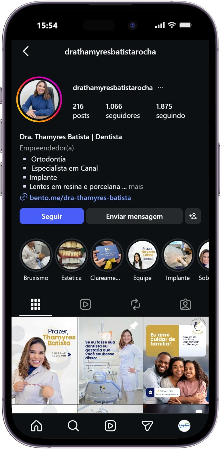 Perfil @drathamyresbatistarocha exibido em um celular